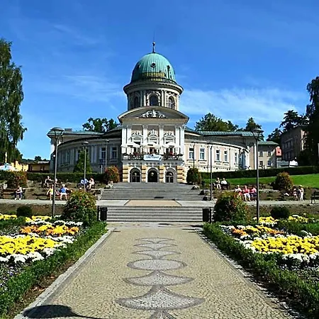 Zdroj Wojciech Aparthotel Lądek-Zdrój